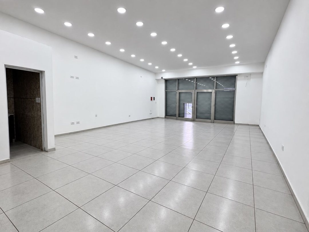 LOCAL COMERCIAL EN ALQUILER LA PLATA