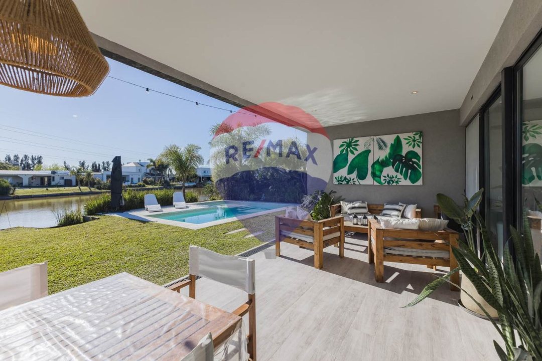 Casa Santa Isabel 5 ambientes venta Escobar lago