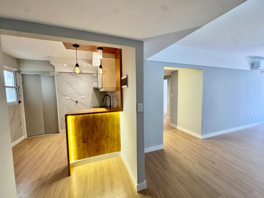 Alquiler Recoleta |4 ambientes renovado con balcón