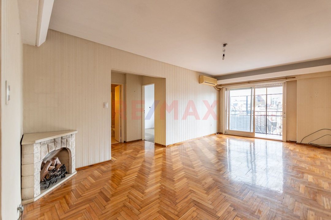 VENTA DEPTO 4 AMBIENTES CON BALCÓN y COCHERA BOEDO
