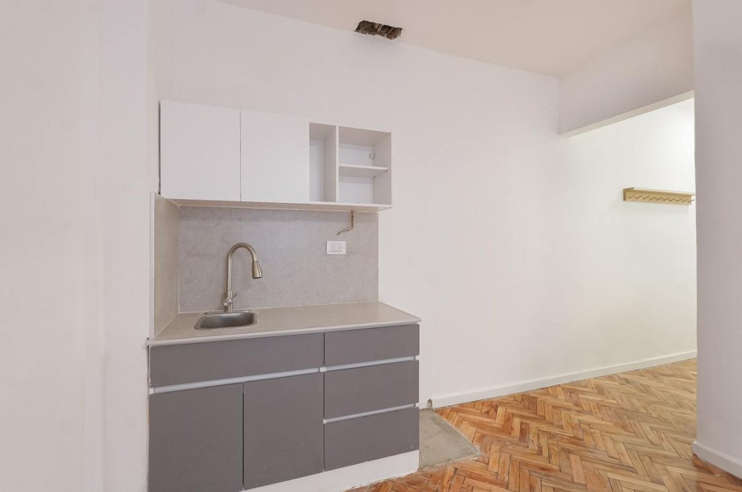 VENTA OFICINA APTO PROFESIONAL RECICLADO