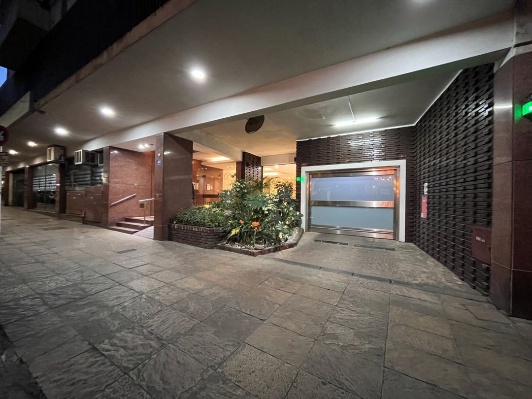 3 AMBIENTES CON BALCÓN MUY LUMINOSO-PARQUE CHACABU