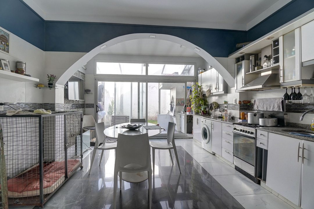 VENTA CASA TRIPLEX COCHERA JARDIN VILLA SARMIENTO