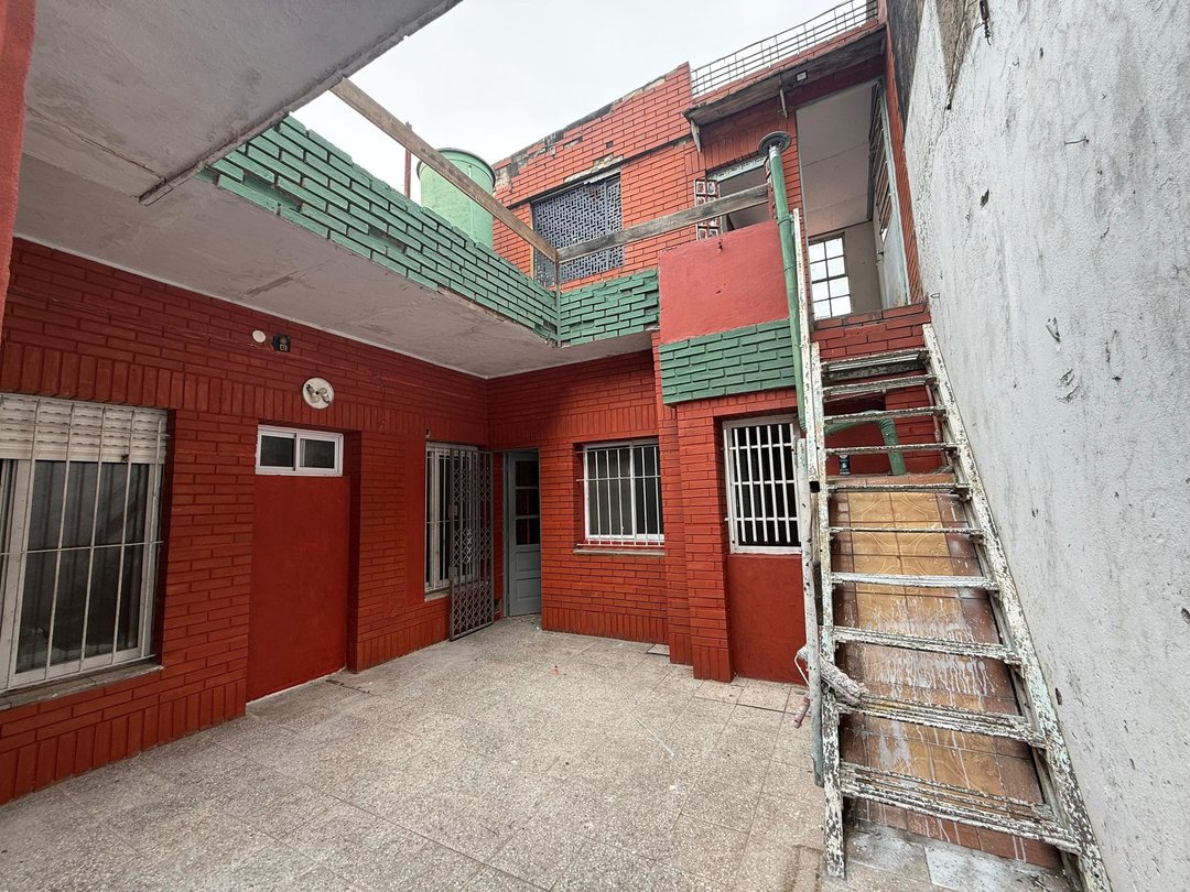 PH EN VENTA 4 AMB CON PATIO Y TERRAZA