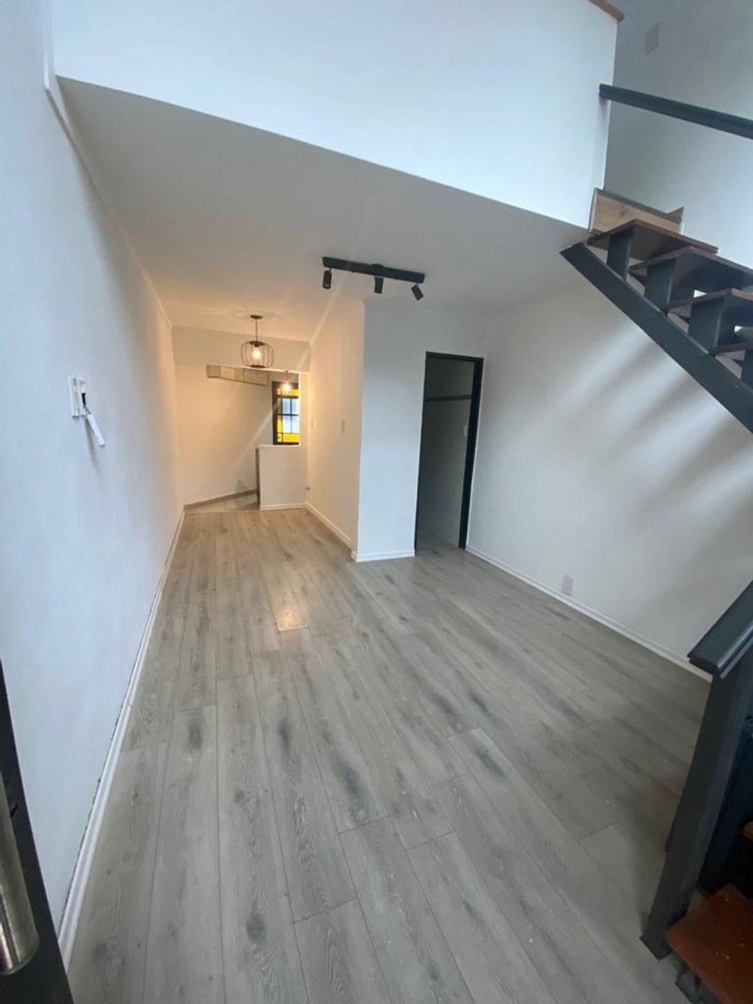Venta departamento duplex 2 amb Castelar Norte