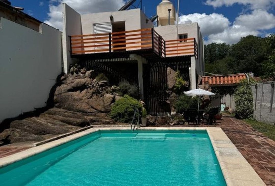 VENTA 2 CASAS C/ PILETA Y QUINCHO, CARLOS PAZ, CBA