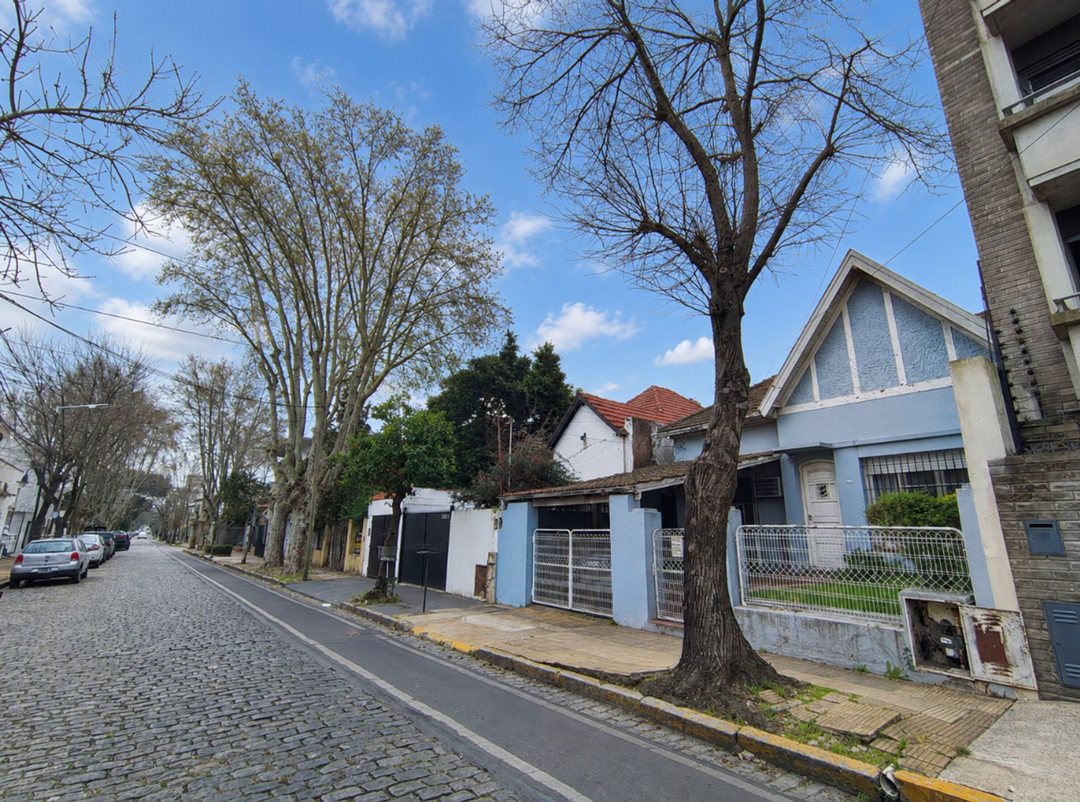 VENTA CASA CON JARDÍN A REFACCIONAR, SAN FERNANDO