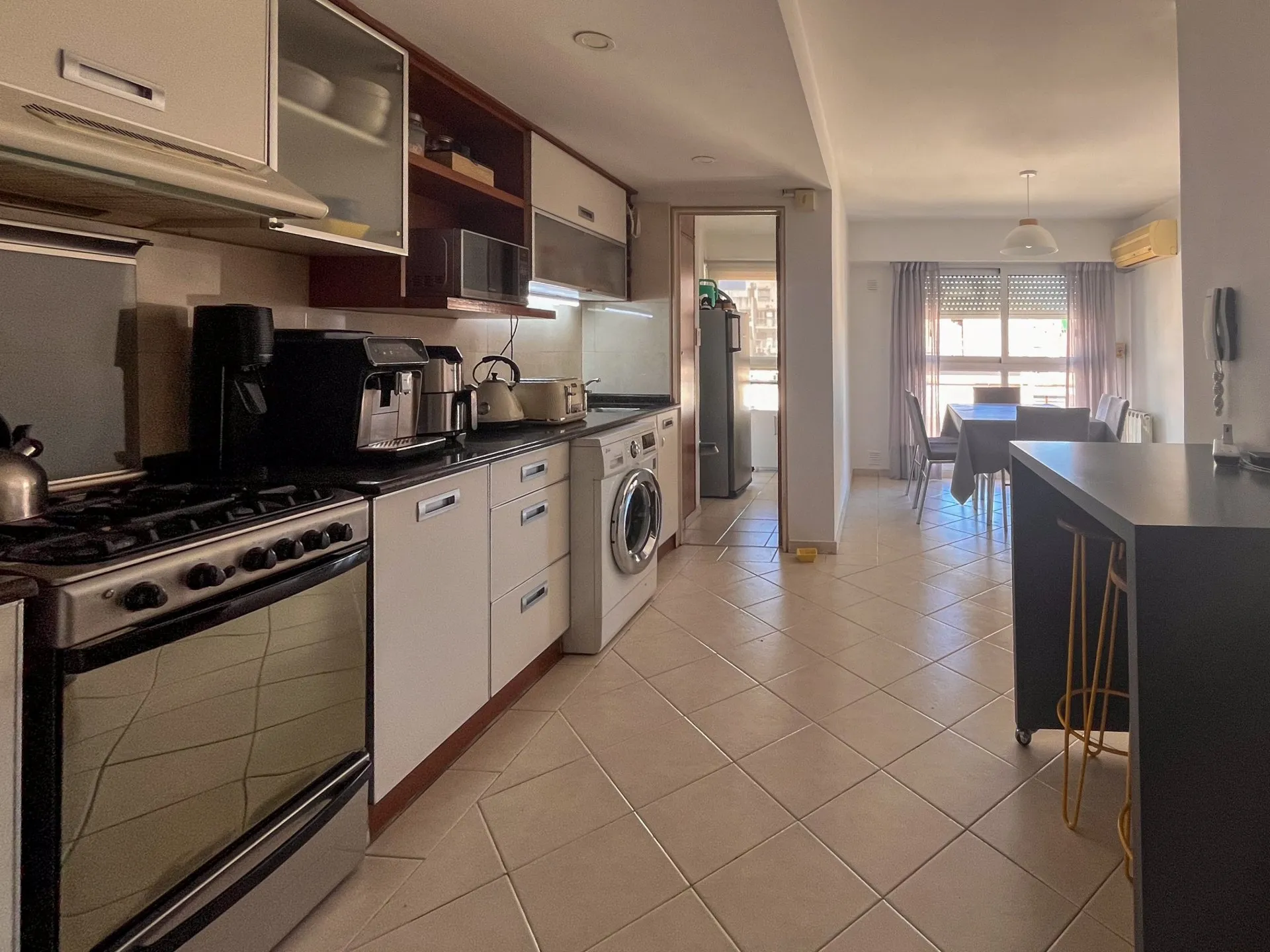 VENDO - DEPTO 3 DORM C/ COCHERA Y TERRAZA - CHILE 160 (MTS PLAZA ESPAÑA) - NVA C...