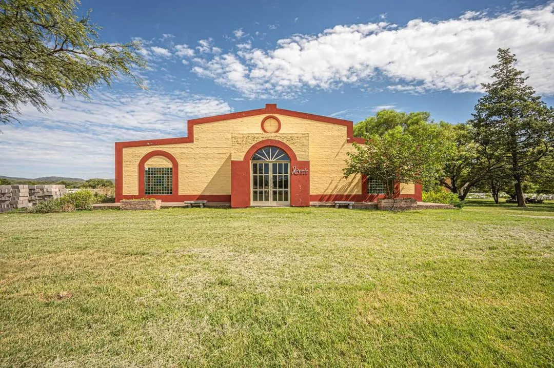 CAMPO DE VIÑEDO 11 HAS CORDOBA ISCHILIN CASA BODEGA SECTOR CHAMPAÑERA EQUIPADO INVERSION COMERCIAL VENTA