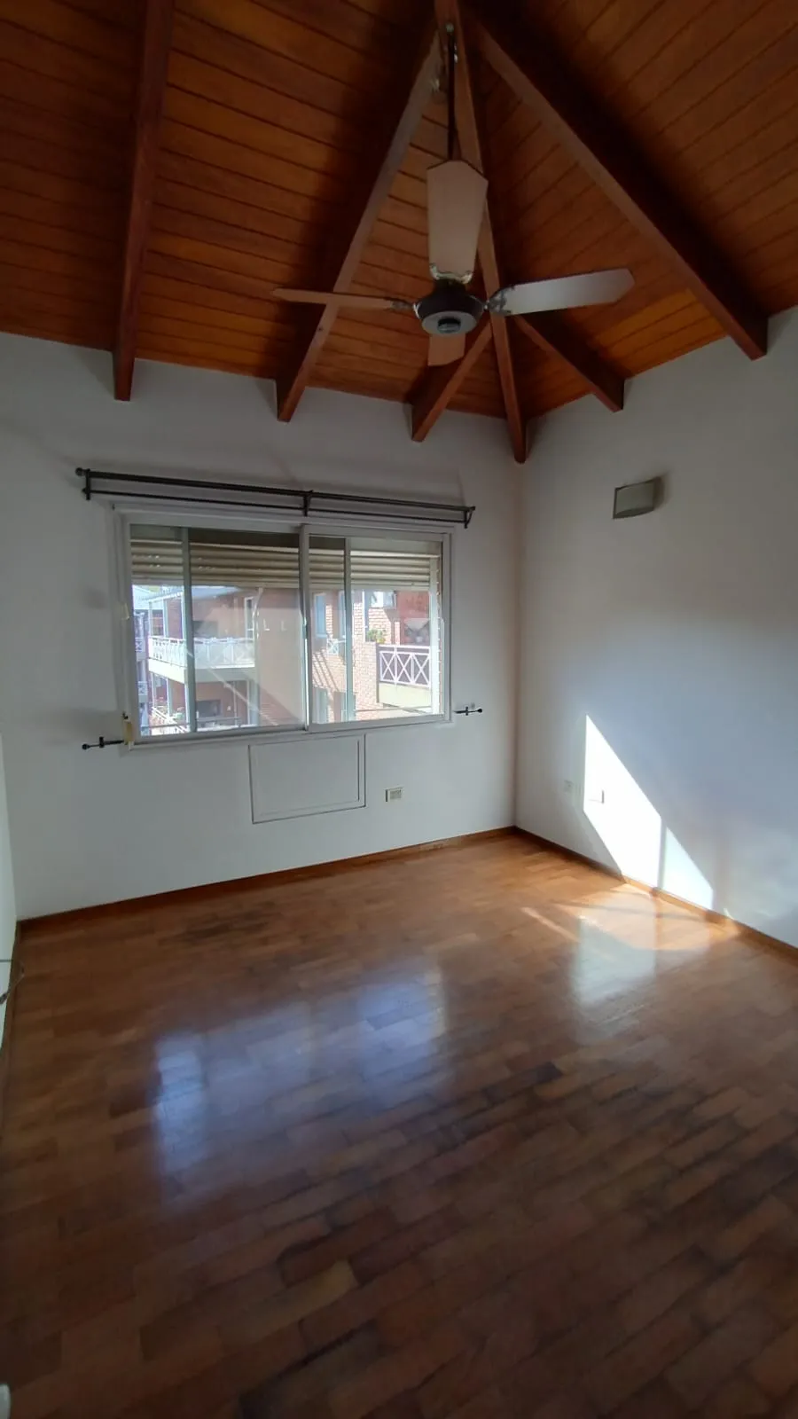 Jradines del Sur. 3 dorm, 2 Bñs. Torre Azaleas. Balcon a con Asador a la Piscina