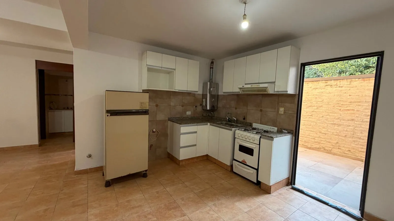 ALQUILER | DEPARTAMENTO 1 DORMITORIO – PLANTA BAJA, DOS PATIOS EXCLUSIVOS- BARRIO GENERAL PUEYRREDÓN