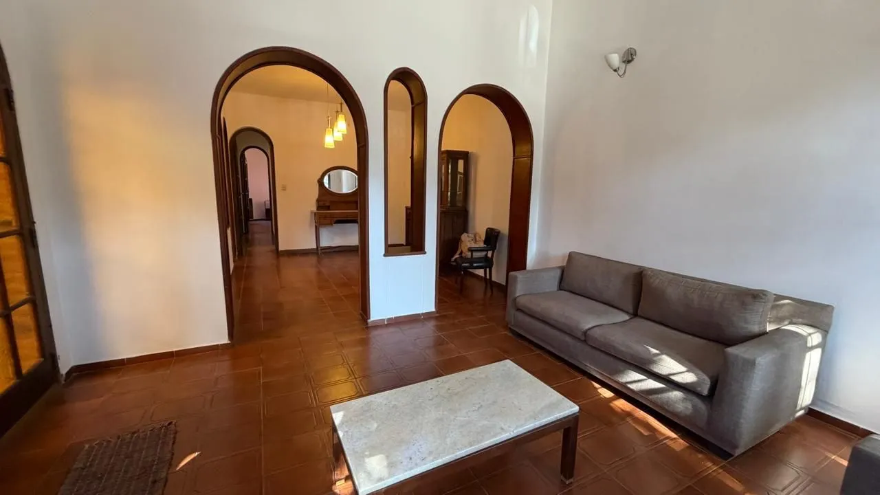 Alquilo Casa 2 Dorm. Cochera Doble. Patio. Av Patria 46