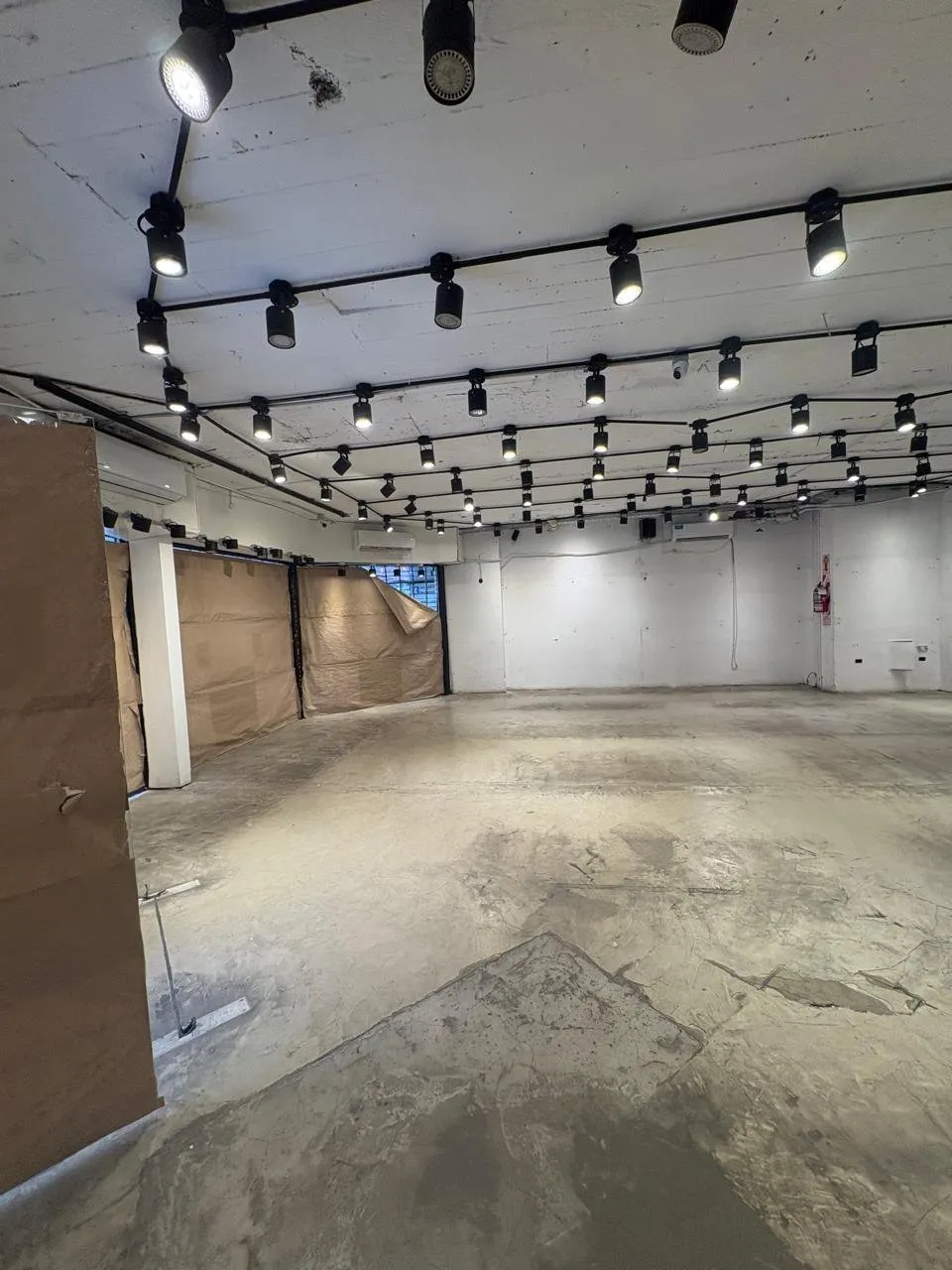LOCAL COMERCIAL EN ALQUILER | CENTRO | EXCELENTE LUZ NATURAL