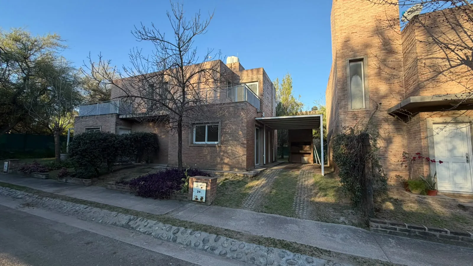 Casa en ALQUILER sobre Avenida Boderau al 1479