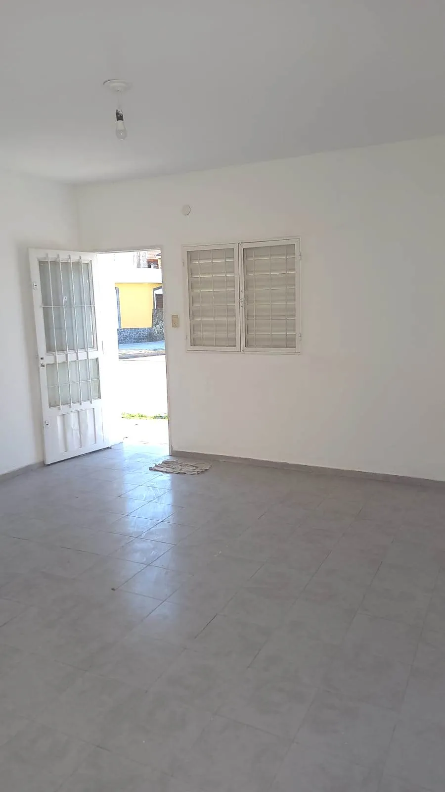 ALQUILER Bº TALLERES SUR MIGUEL DEL MARMOL 3753 LOCAL APTO MONOAMBIENTE