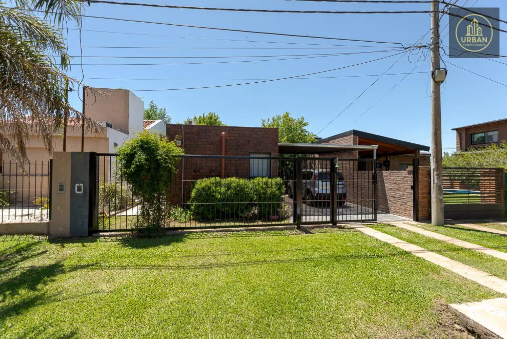 VENTA CASA CHACABUCO 857 - IBARLUCEA