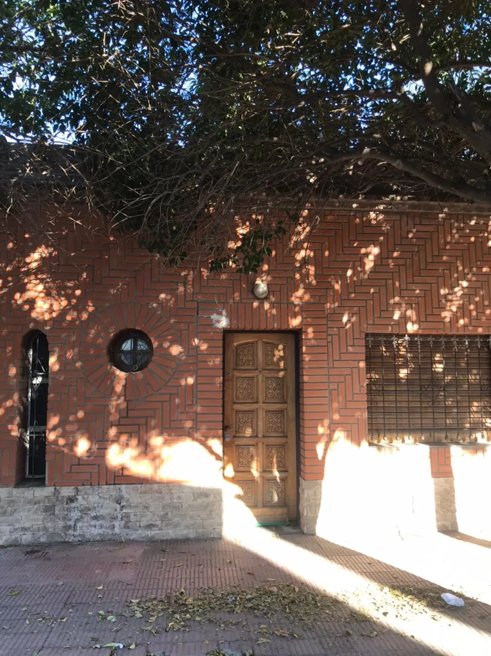 ALQUILO HERMOSA CASA ESQUINA