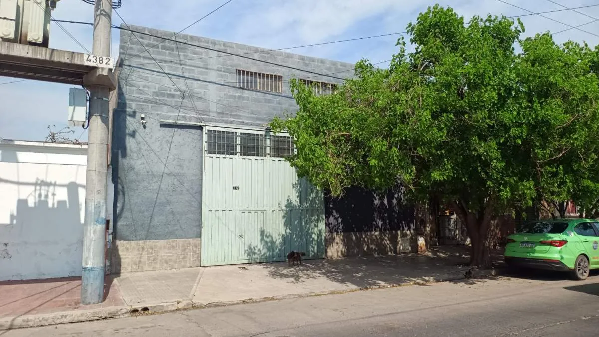 Alquiler Galpón Barrio General Bustos  de 300 metros2