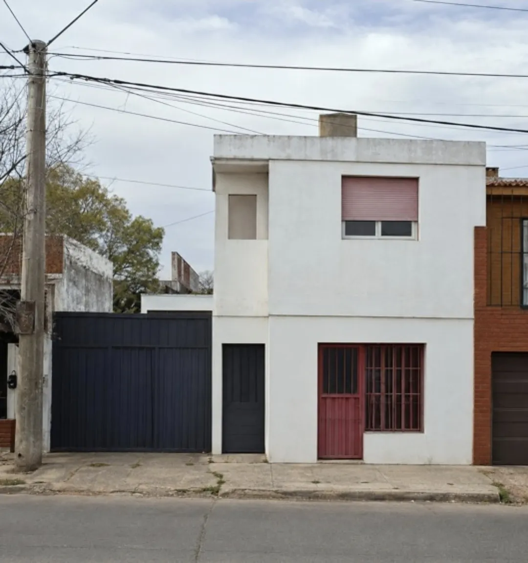 Vendo Gran Oportunidad de Inversión – Taller/depósito + 4 Monoambientes Para Renta en B° Bella Vista