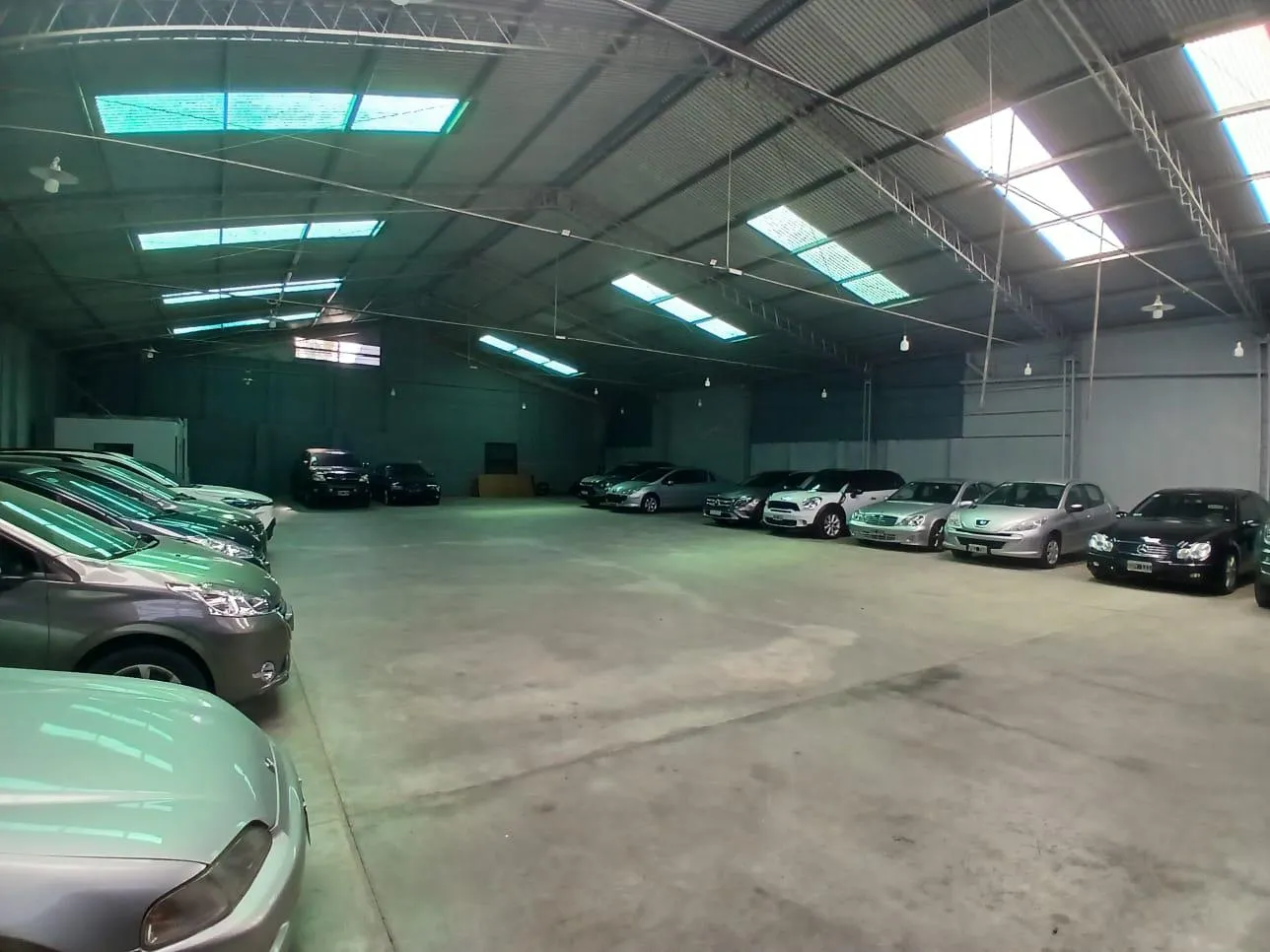 VENTA  IMPORTANTE GALPÓN EN ALTO ALBERDI  A 4 CUADRAS DEL NUEVOCENTRO SHOPPING