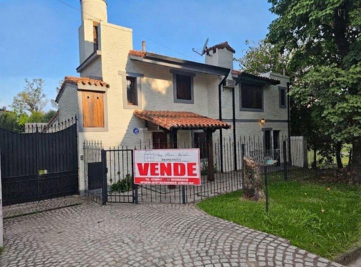 Casa · 150m² · 4 Ambientes · 1 Cochera