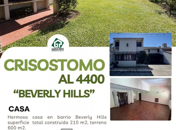 Casa · 210m² · 6 Ambientes · 2 Cocheras