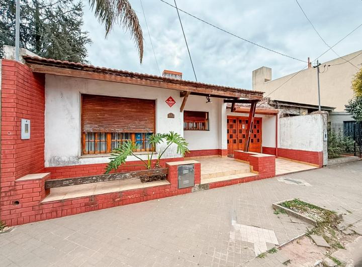 Casa · 143m² · 3 Ambientes · 2 Cocheras