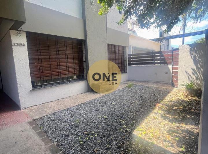 Casa · 300m² · 1 Cochera