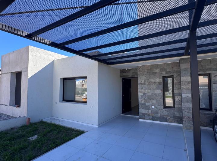 Casa · 100m² · 3 Ambientes · 1 Cochera