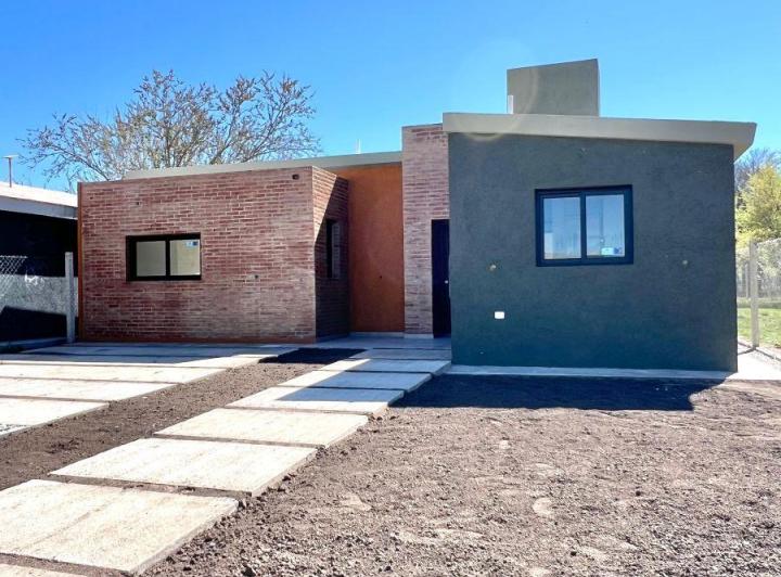 Casa · 75m² · 4 Ambientes · 2 Cocheras