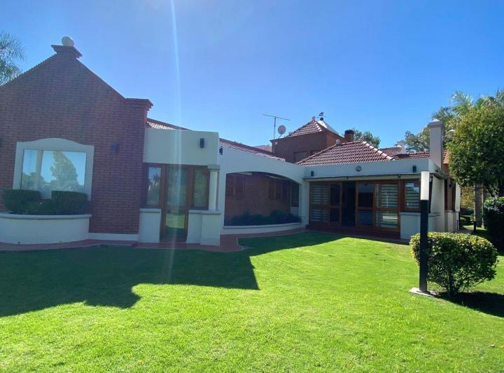 Casa · 400m²