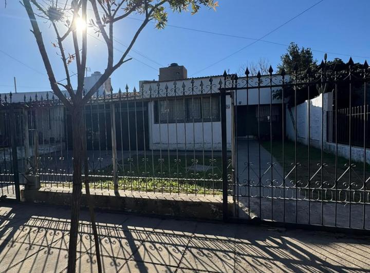 Casa · 139m² · 6 Ambientes · 1 Cochera
