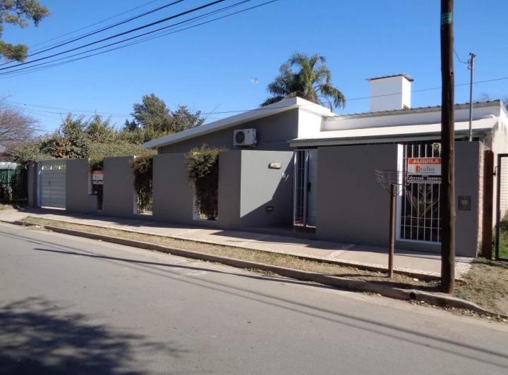Casa · 160m² · 3 Ambientes · 3 Cocheras