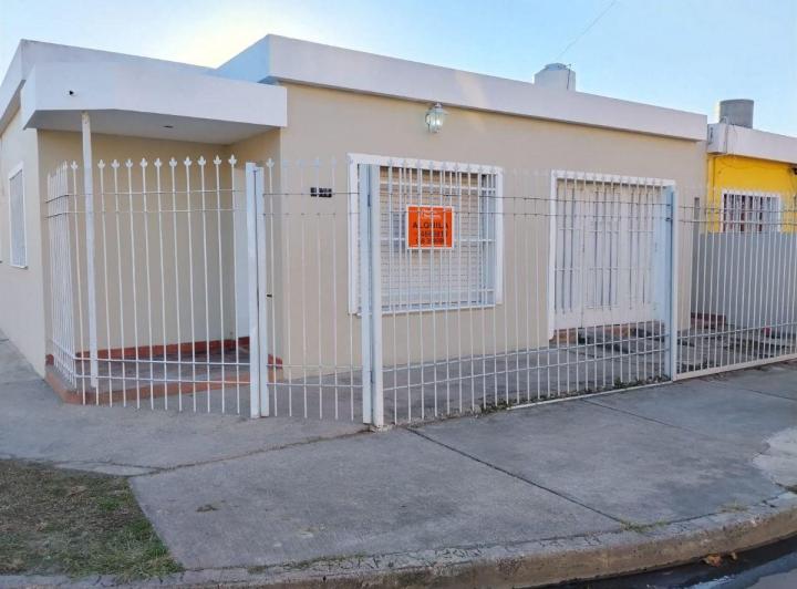 Casa · 100m² · 7 Ambientes · 1 Cochera