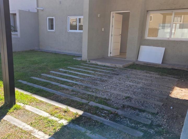 Casa · 150m² · 6 Ambientes · 1 Cochera