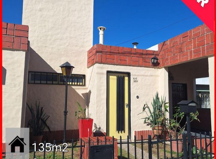 Casa · 80m² · 7 Ambientes · 1 Cochera