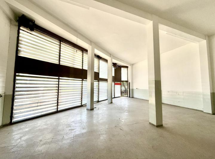 Local comercial · 148m²