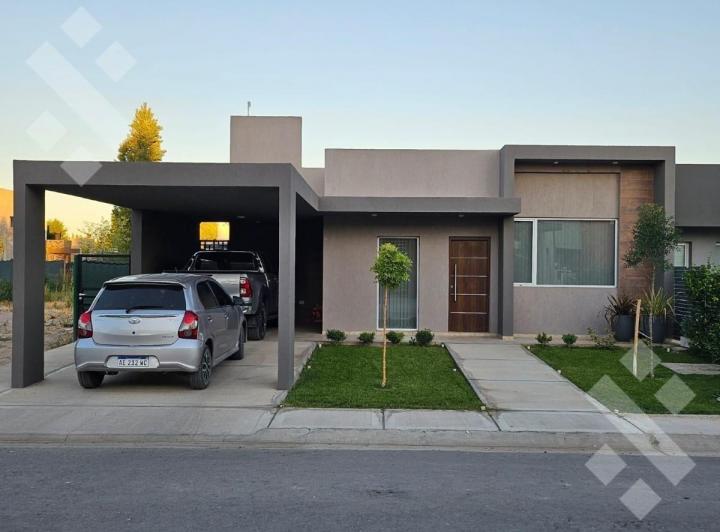 Casa · 136m² · 4 Ambientes · 1 Cochera
