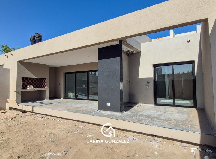 Casa · 99m² · 3 Ambientes · 1 Cochera