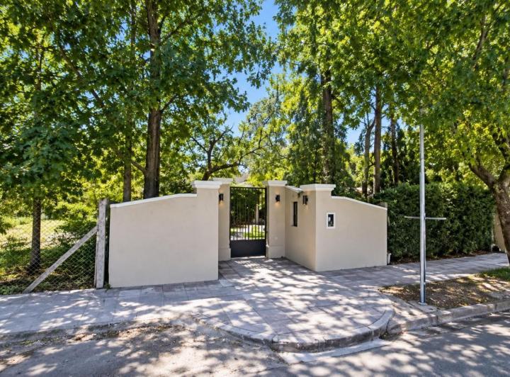 Terreno · 120m² · 4 Ambientes