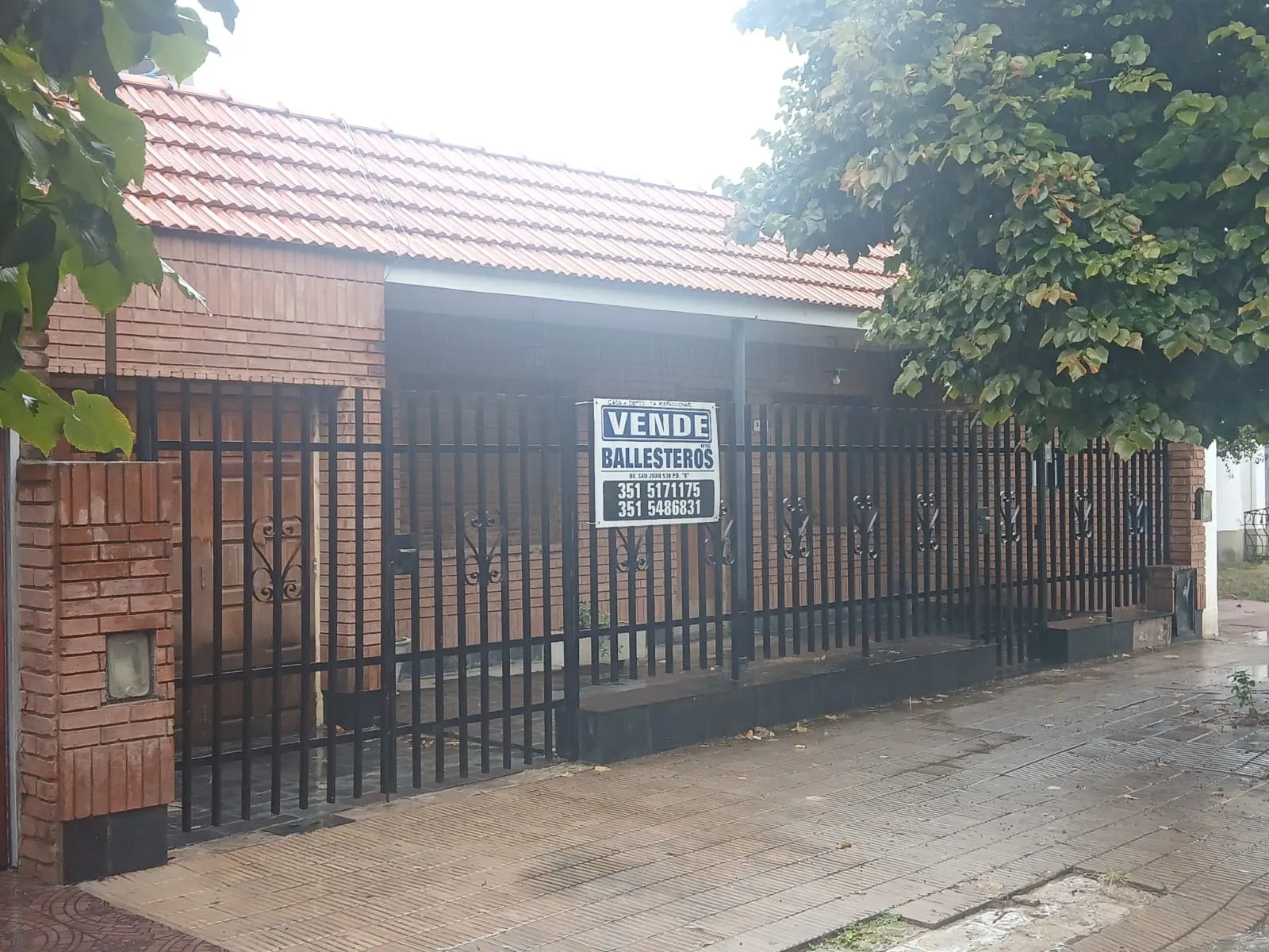 OPORTUNIDAD: Vendo casa con departamento en Albarracin Pererira 369