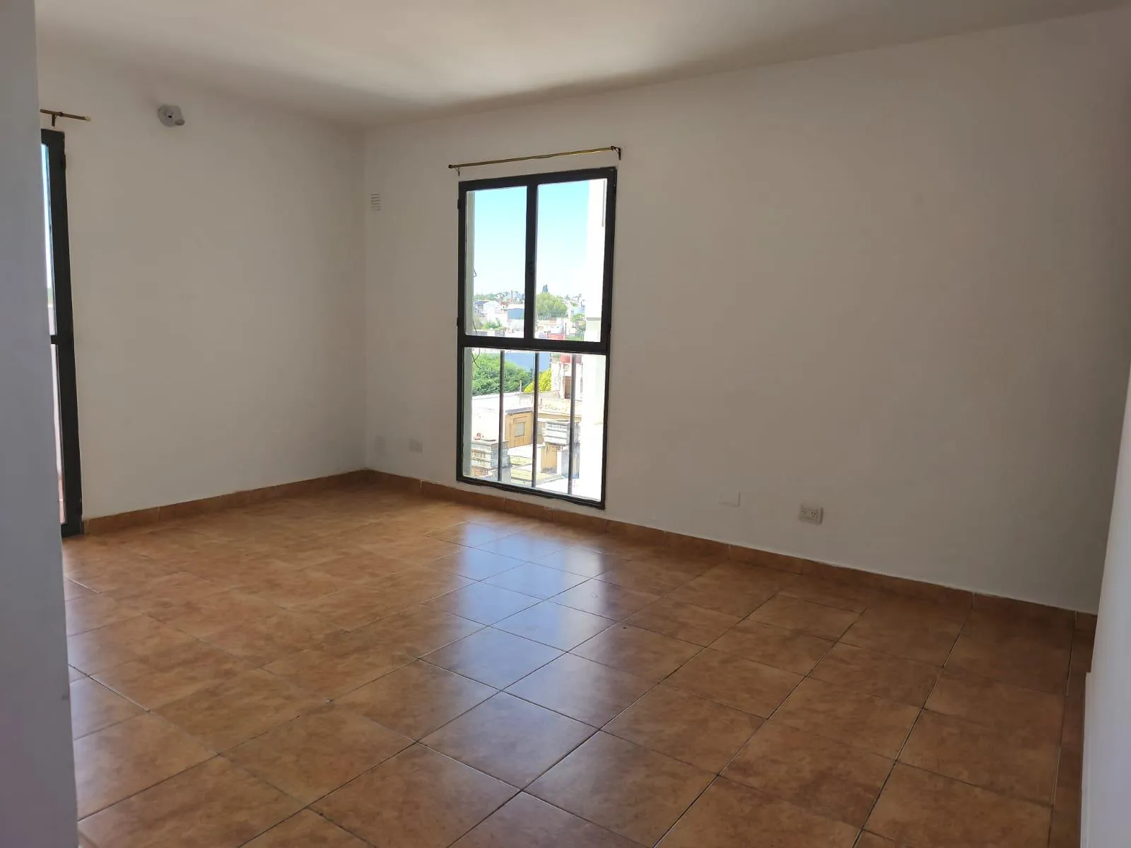 DEPARTAMENTO EN ALQUILER EN BARRIO SAN VICENTE