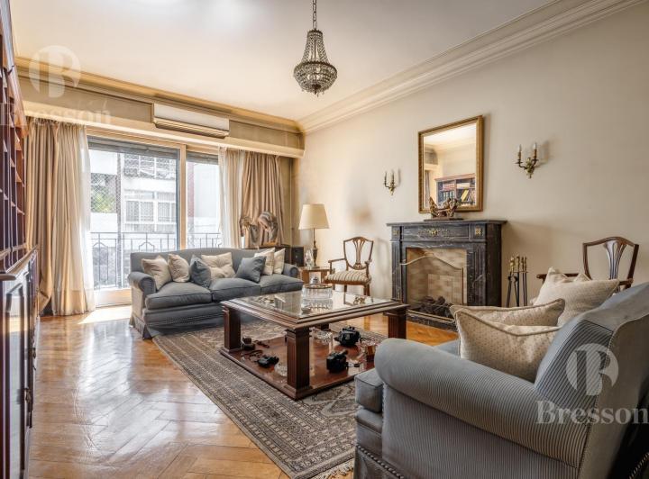 Departamento · 240m² · 6 Ambientes · 1 Cochera