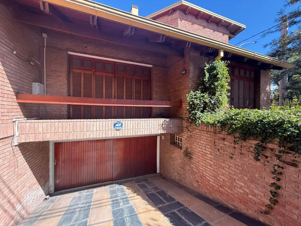 VENTA AMPLIA CASA 4 DORM B PUEYRREDON