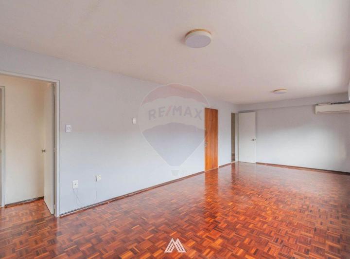 Departamento · 92m² · 5 Ambientes · 1 Cochera