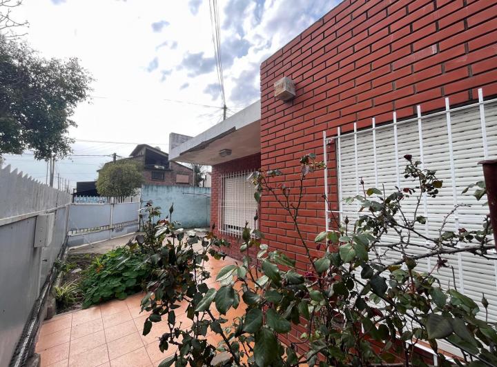 Casa · 3 Ambientes · 2 Cocheras