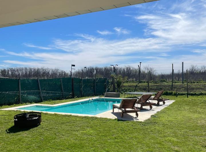 Casa · 270m² · 8 Ambientes · 2 Cocheras