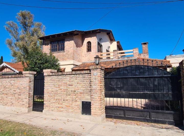 Casa · 173m² · 5 Ambientes · 1 Cochera