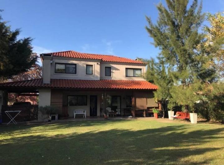 Casa · 151m² · 4 Dormitorios · 1 Cochera