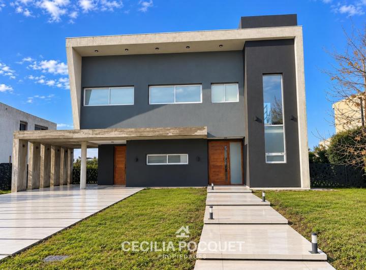 Casa · 265m² · 5 Ambientes · 3 Cocheras